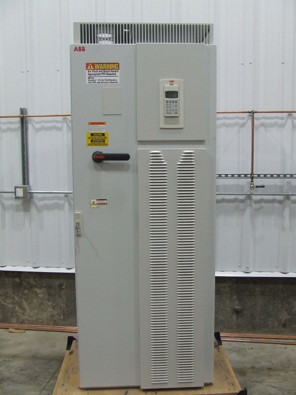 ACS800-U4-0320-5+E210+P901 (3AUA0000011105)