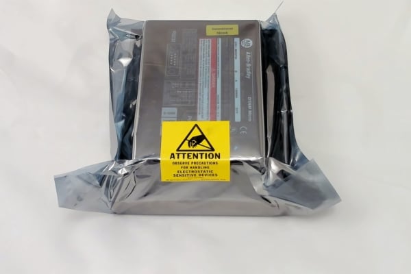 ALLEN BRADLEY - 2707-M232P3X - USED