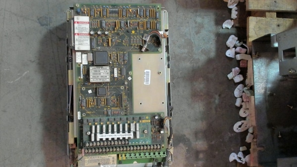 ALLEN BRADLEY - A010-AN-EN-HA2-L6 - USED MISSING DOOR & KEYPAD