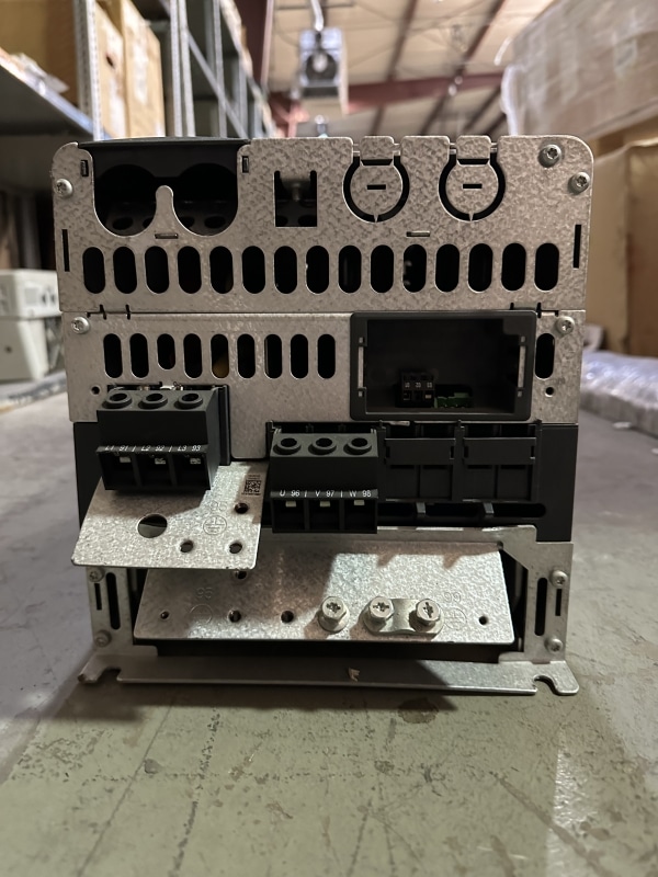 GROUNDFOS - CUE 3X380-500V IP20 37KW 73A/6 - USED - Image 3
